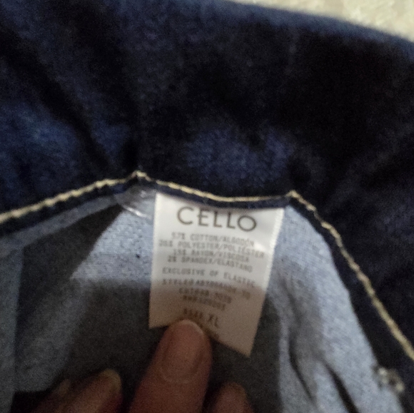 Women's Flared Blue Jeans With Slits By Cello Size XL NWT - Picture 10 of 10